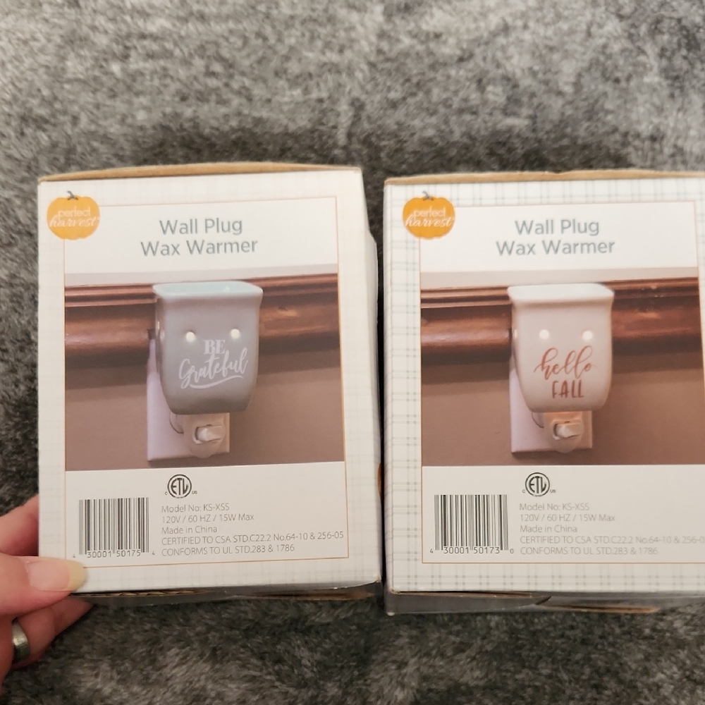 Cozy Glow Wall Plug Wax Warmer - Cream